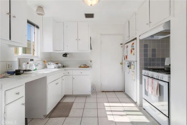 22650 Burton Street, West Hills, CA 91304