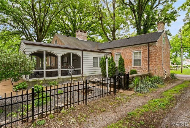 521 W Oak Street, Millstadt, IL 62260