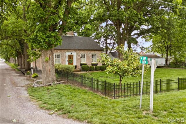 521 W Oak Street, Millstadt, IL 62260
