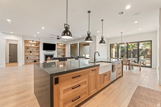 672 E ARINA WAY, Washington, UT 84780