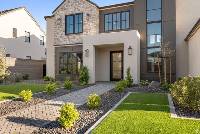 672 E ARINA WAY, Washington, UT 84780