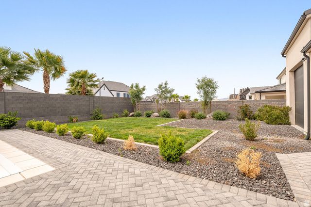 672 E ARINA WAY, Washington, UT 84780