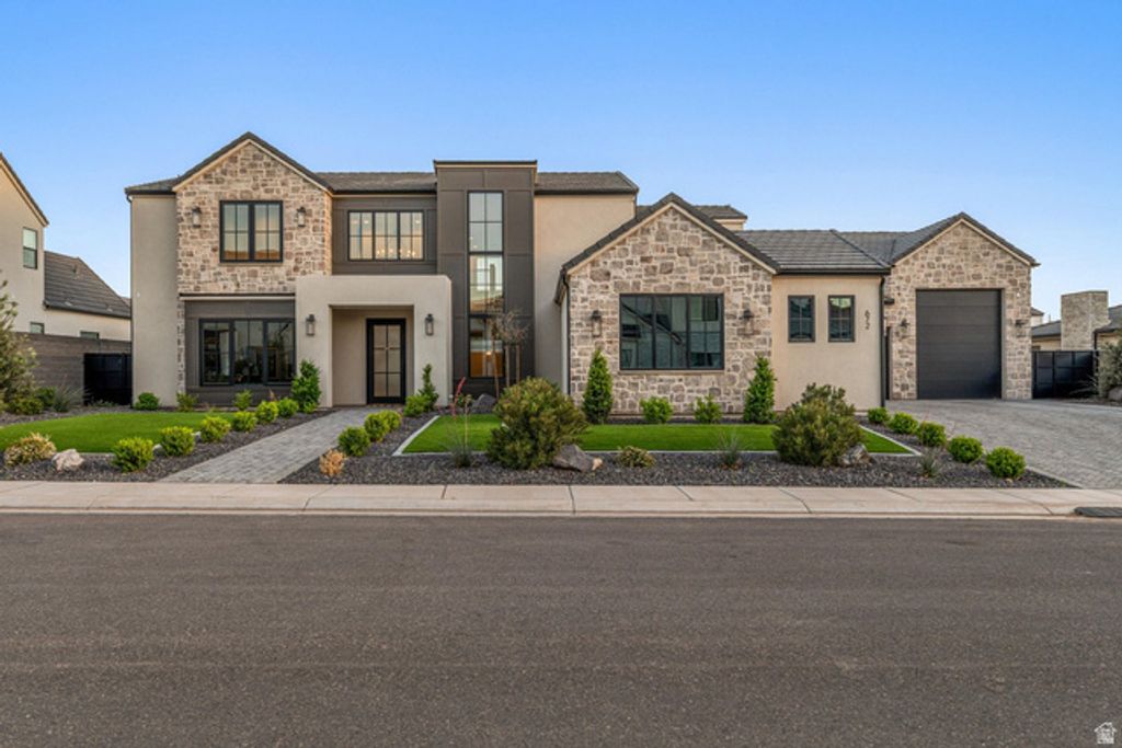 672 E ARINA WAY, Washington, UT 84780