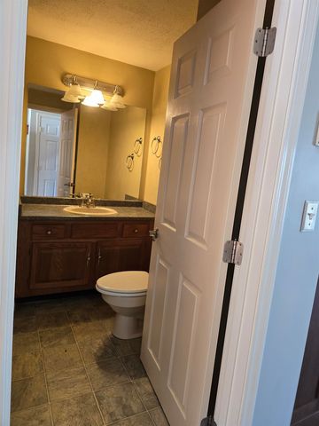 3 R Bonnie Lane, Derry, NH 03038