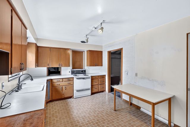 740 E Plateau Rd, Spokane, WA 99203