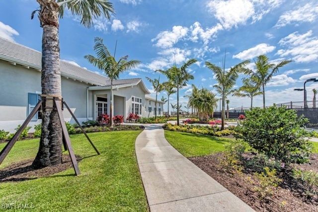 8886 Saint Lucia DR 101, Naples, FL 34114