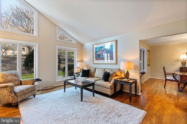 2104 HIGHLAND RIDGE DR, Phoenix, MD 21131