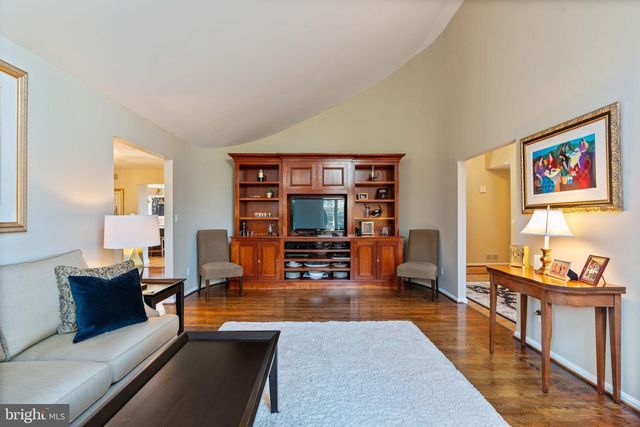 2104 HIGHLAND RIDGE DR, Phoenix, MD 21131