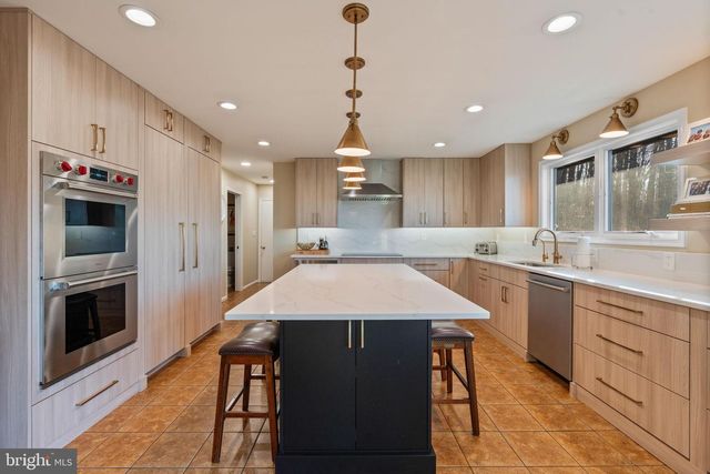 2104 HIGHLAND RIDGE DR, Phoenix, MD 21131