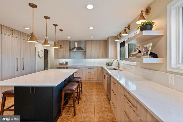 2104 HIGHLAND RIDGE DR, Phoenix, MD 21131