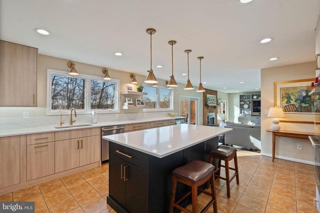 2104 HIGHLAND RIDGE DR, Phoenix, MD 21131