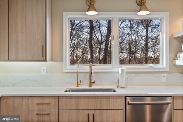 2104 HIGHLAND RIDGE DR, Phoenix, MD 21131