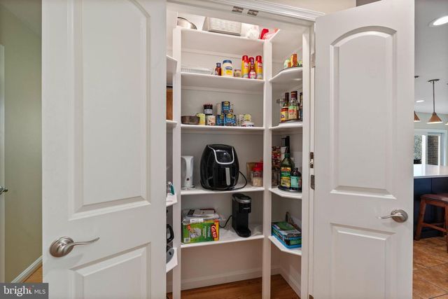 2104 HIGHLAND RIDGE DR, Phoenix, MD 21131