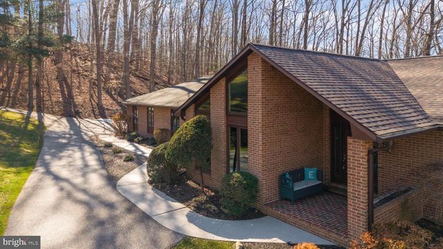 2104 HIGHLAND RIDGE DR, Phoenix, MD 21131