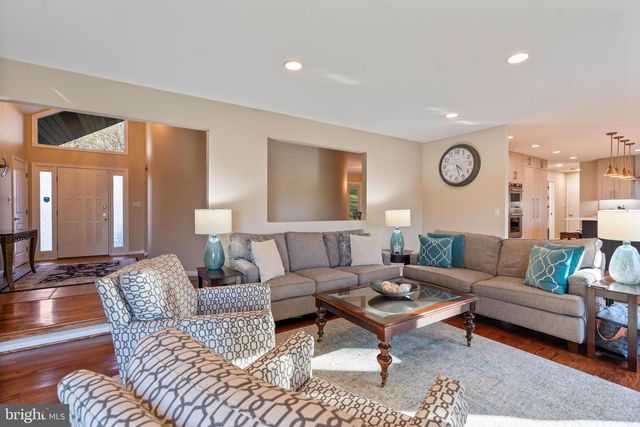 2104 HIGHLAND RIDGE DR, Phoenix, MD 21131