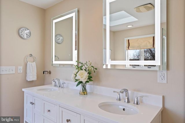 2104 HIGHLAND RIDGE DR, Phoenix, MD 21131