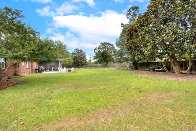 1607 Heritage Drive, Manning, SC 29102