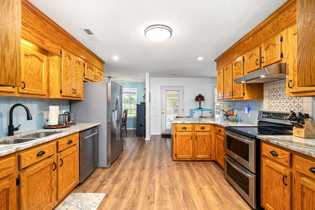 1607 Heritage Drive, Manning, SC 29102