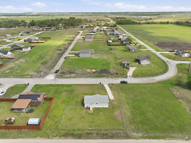 612 S Aquilla Street, Itasca, TX 76055