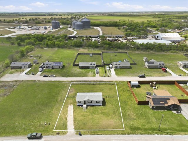 612 S Aquilla Street, Itasca, TX 76055