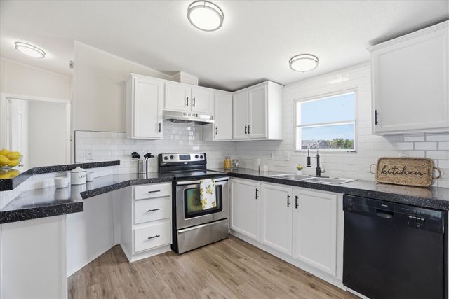 612 S Aquilla Street, Itasca, TX 76055