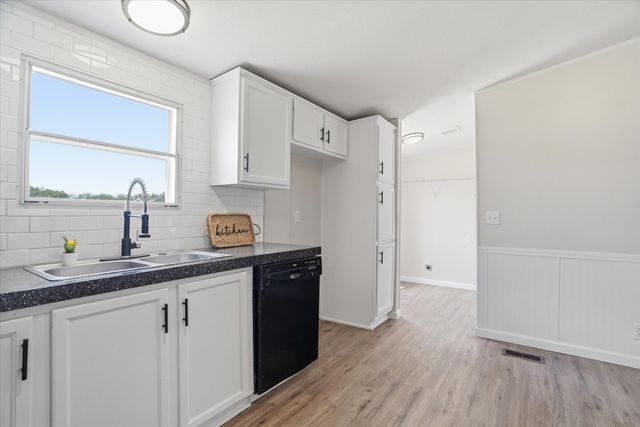 612 S Aquilla Street, Itasca, TX 76055