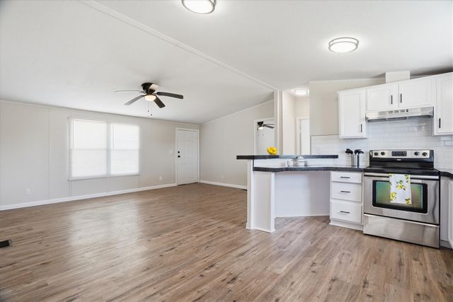 612 S Aquilla Street, Itasca, TX 76055