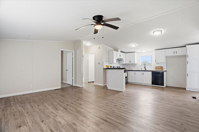 612 S Aquilla Street, Itasca, TX 76055