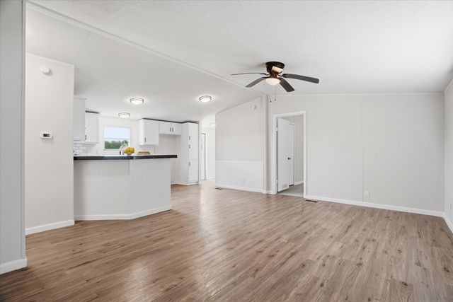 612 S Aquilla Street, Itasca, TX 76055