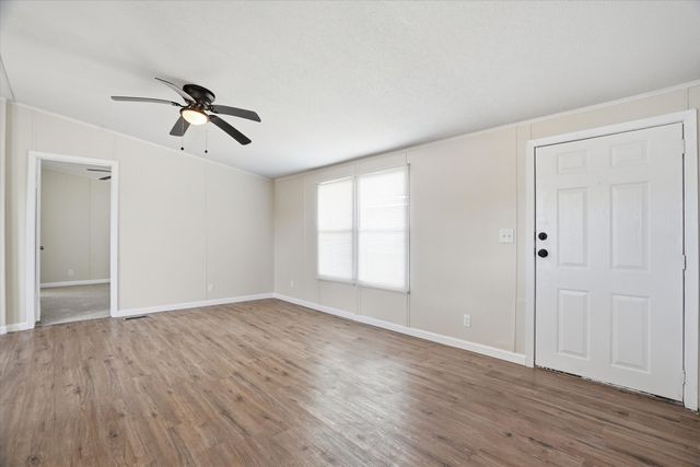 612 S Aquilla Street, Itasca, TX 76055