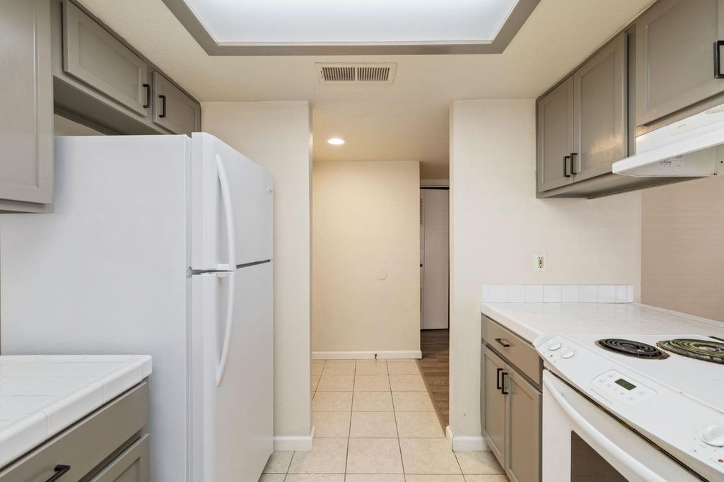 Image 11 of property listing at 7675 N 1st Street # 136, Fresno, CA 93720