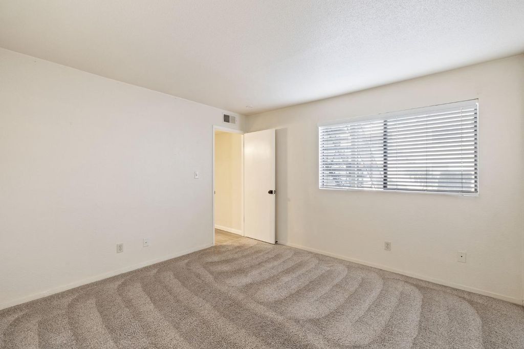 Image 14 of property listing at 7675 N 1st Street # 136, Fresno, CA 93720