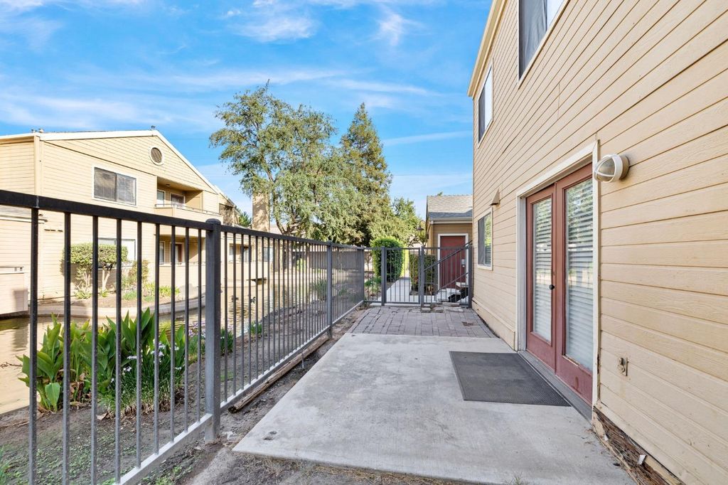 Image 22 of property listing at 7675 N 1st Street # 136, Fresno, CA 93720