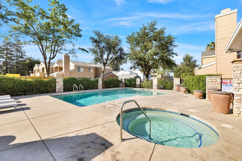 Image 28 of property listing at 7675 N 1st Street # 136, Fresno, CA 93720