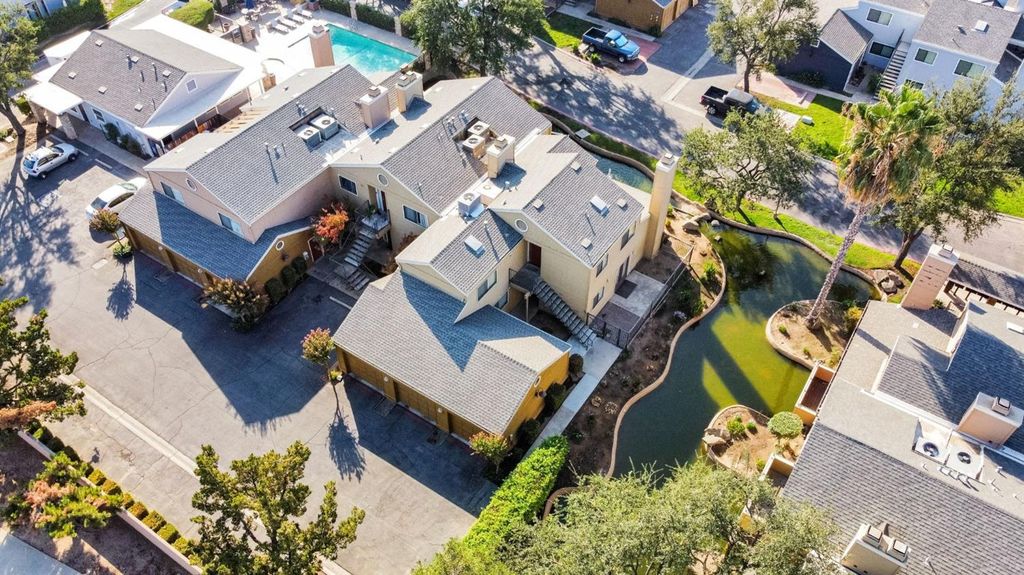Image 33 of property listing at 7675 N 1st Street # 136, Fresno, CA 93720