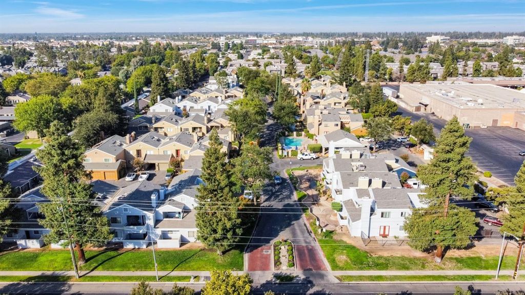 Image 34 of property listing at 7675 N 1st Street # 136, Fresno, CA 93720
