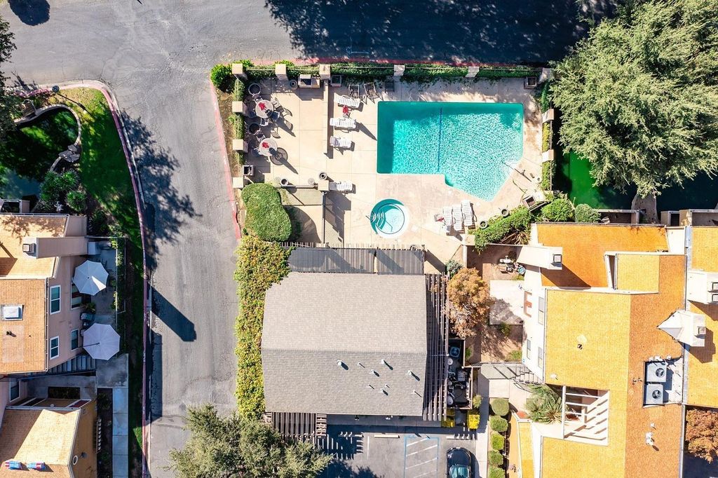 Image 36 of property listing at 7675 N 1st Street # 136, Fresno, CA 93720