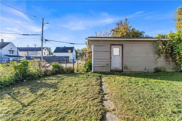 7407 Camden Avenue, Cleveland, OH 44102