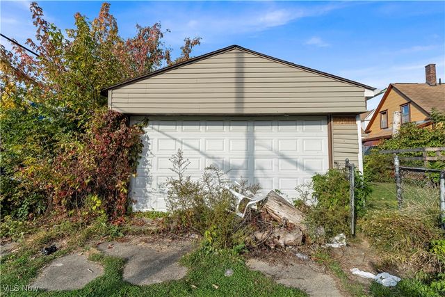 7407 Camden Avenue, Cleveland, OH 44102