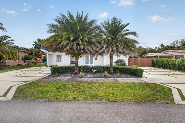 4865 SW 94th Ave, Miami, FL 33165