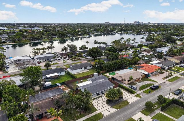 4865 SW 94th Ave, Miami, FL 33165