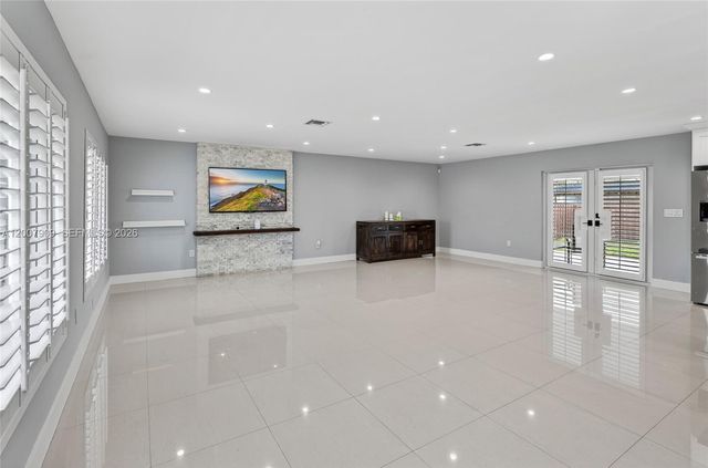 4865 SW 94th Ave, Miami, FL 33165