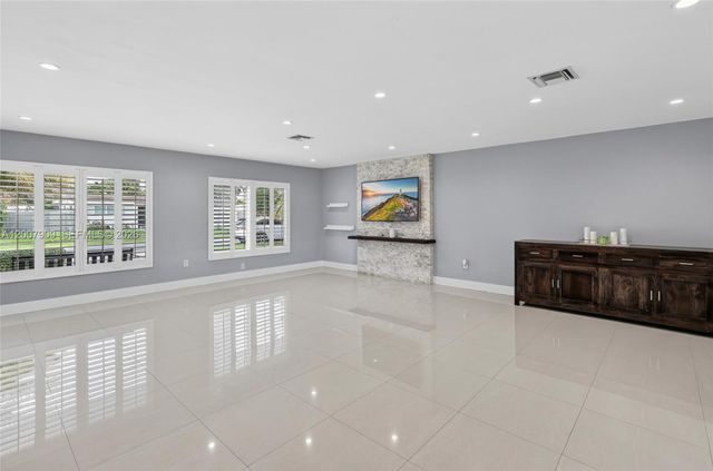 4865 SW 94th Ave, Miami, FL 33165