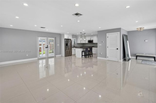 4865 SW 94th Ave, Miami, FL 33165