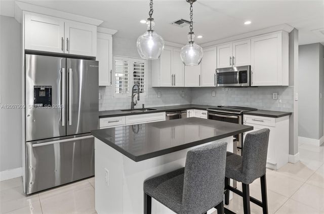 4865 SW 94th Ave, Miami, FL 33165