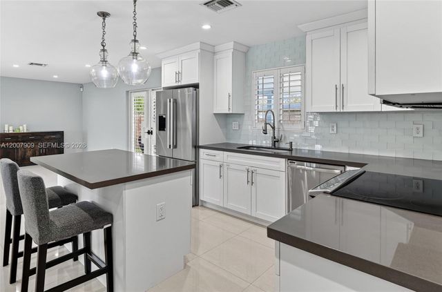 4865 SW 94th Ave, Miami, FL 33165