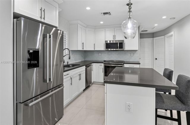 4865 SW 94th Ave, Miami, FL 33165