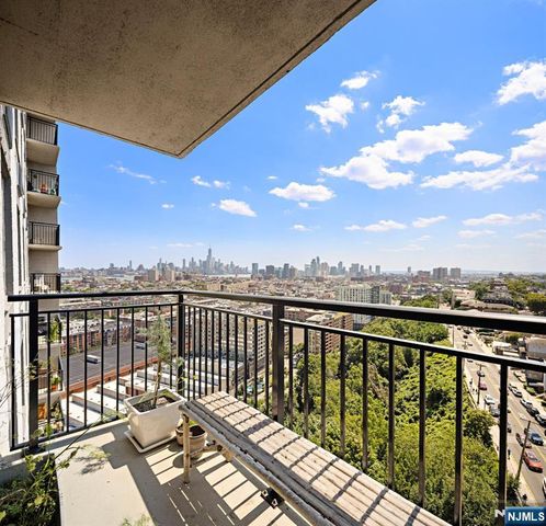 100 Manhattan Avenue 1517, Union City, NJ 07087