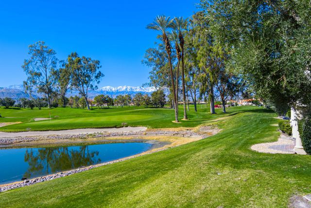 139 Villa Court, Palm Desert, CA 92211