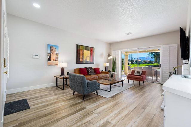 139 Villa Court, Palm Desert, CA 92211